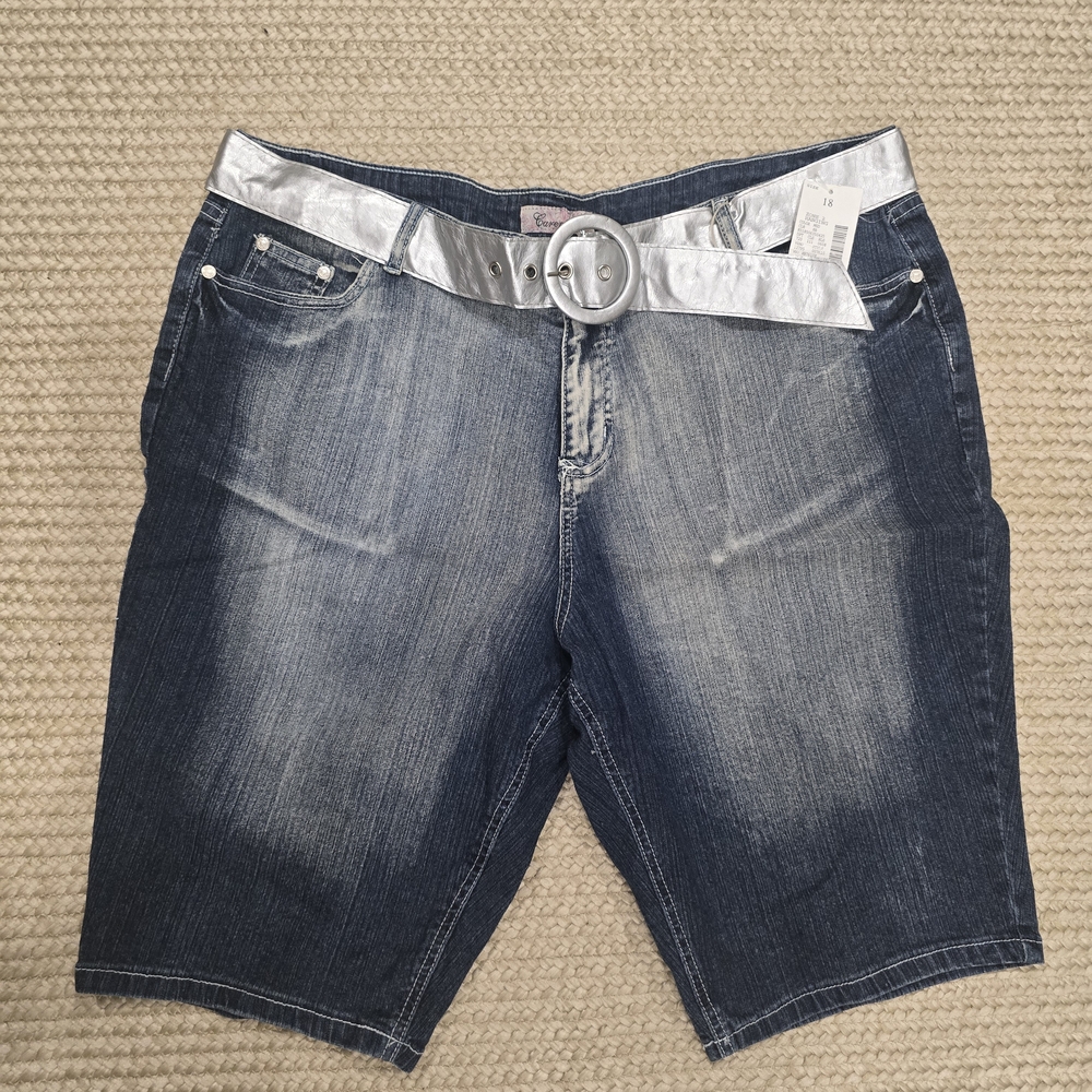 Caren Sport Women's Jean Shorts with Silver Belt